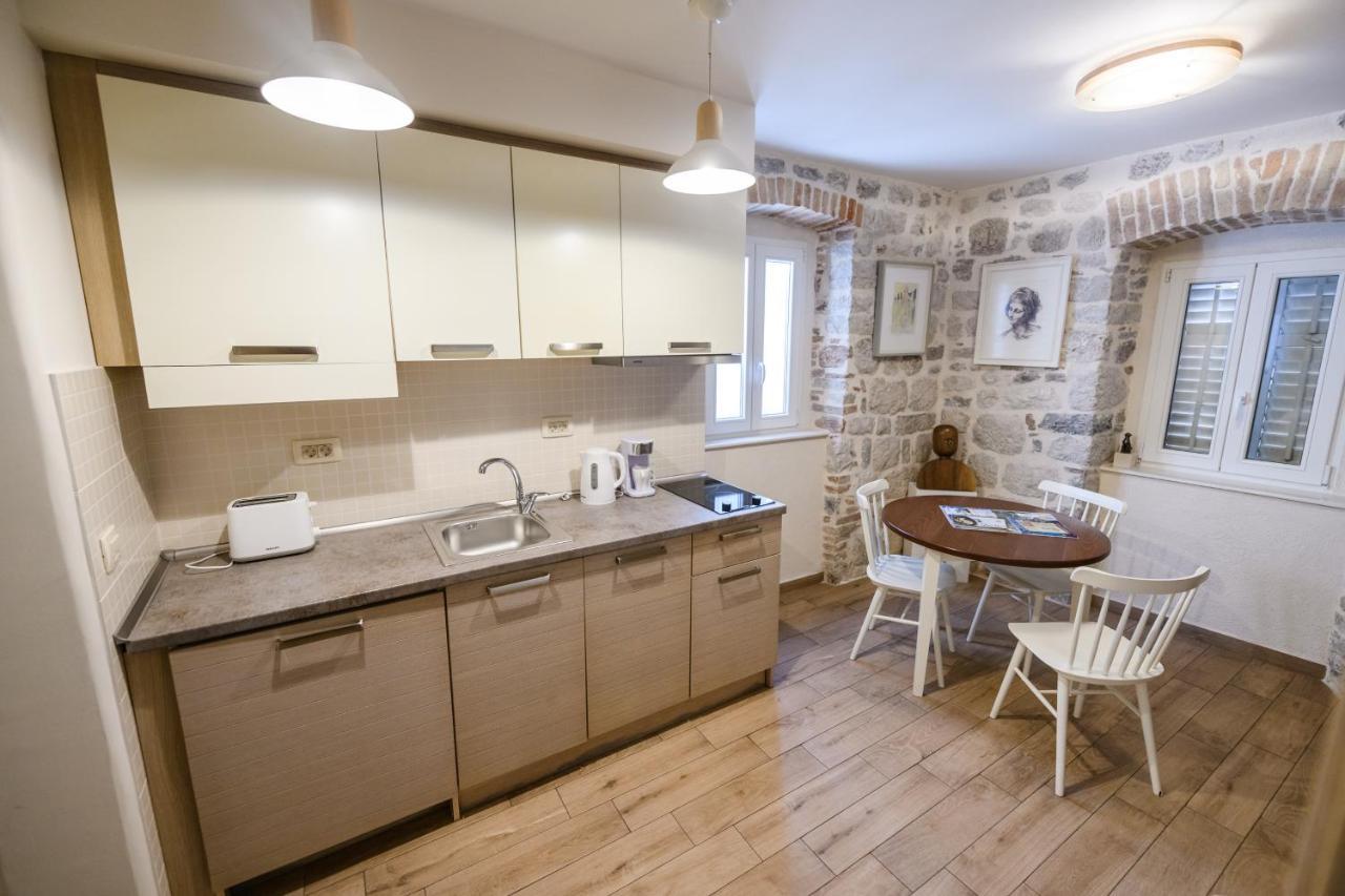Apartmani Art Karampana Kotor Exterior foto